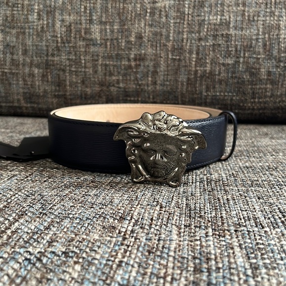 VERSACE UNISEX PALAZZO MEDUSA LOGO LEATHER BELT - Picture 2 of 6